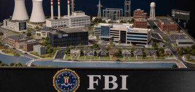 FBI inaugura cidade réplica para simular ciberataques e treinamentos forenses