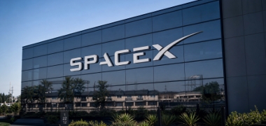 Ações da SpaceX caem mais de 2 por cento após venda de 400 bilhões